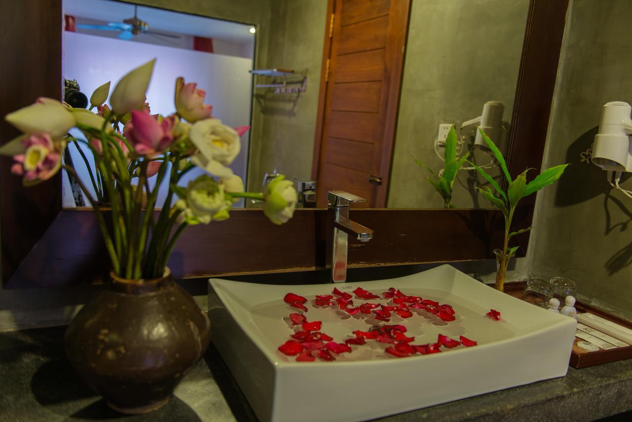 Mekong Angkor Deluxe Hotel Siem Reap Esterno foto
