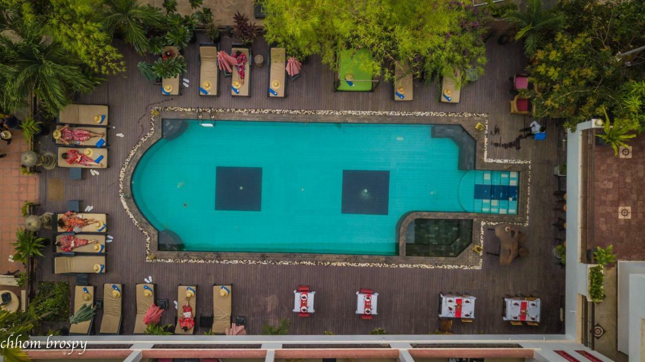 Mekong Angkor Deluxe Hotel Siem Reap Esterno foto